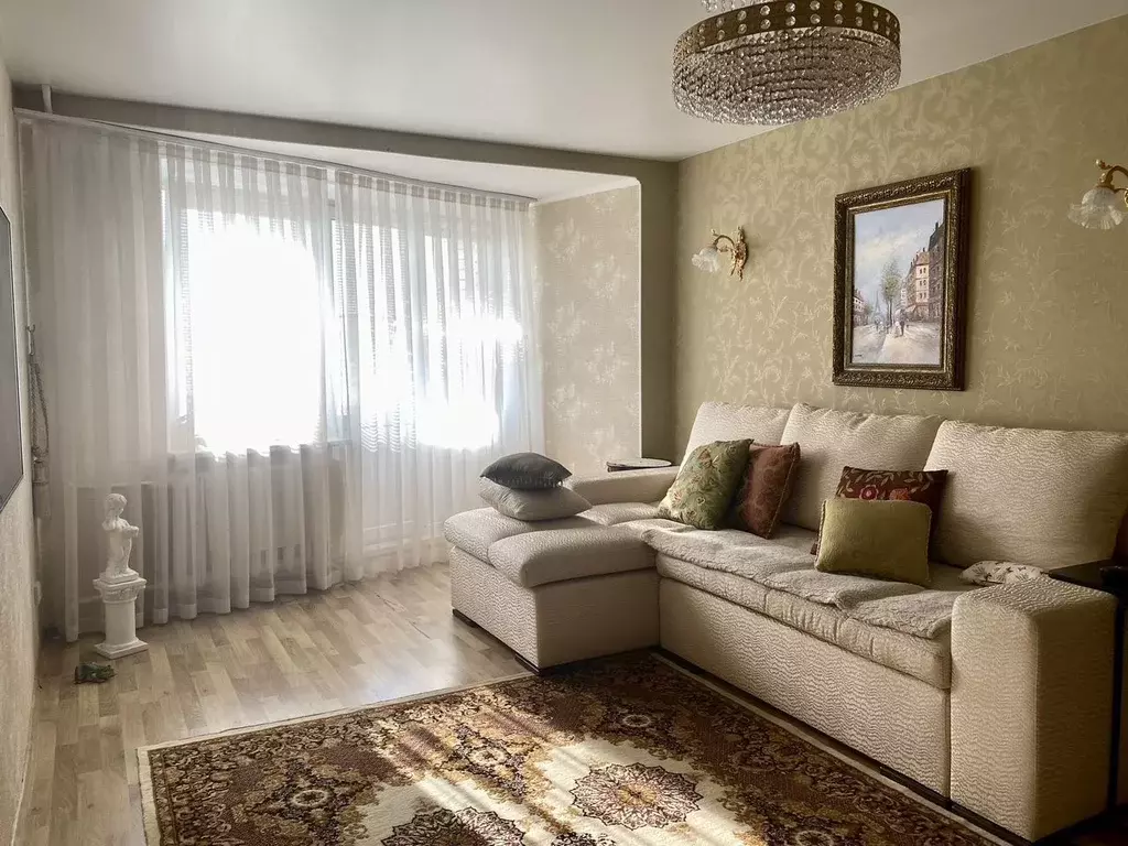 3-к кв. Ленинградская область, Кириши просп. Ленина, 28 (68.0 м) - Фото 0