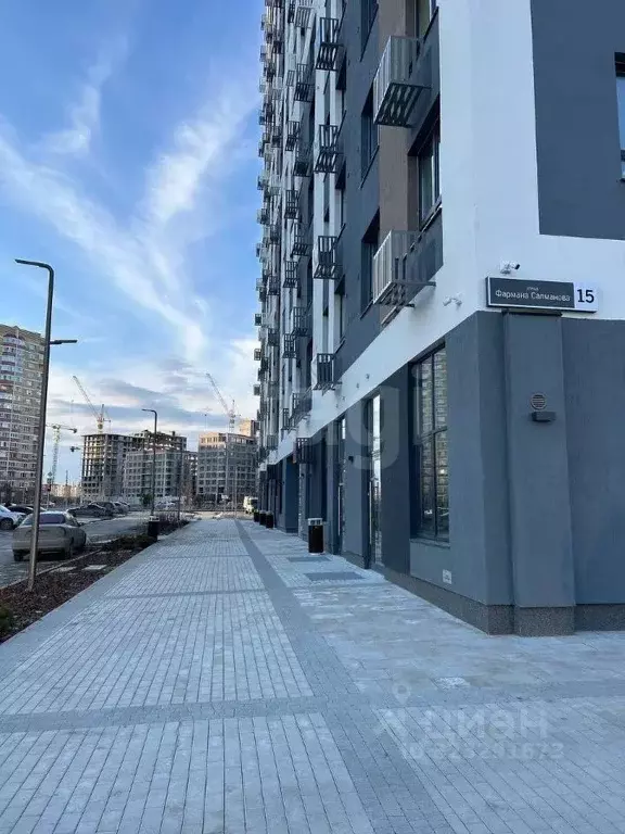 Торговая площадь в Тюменская область, Тюмень ул. Фармана Салманова, 15 ... - Фото 1