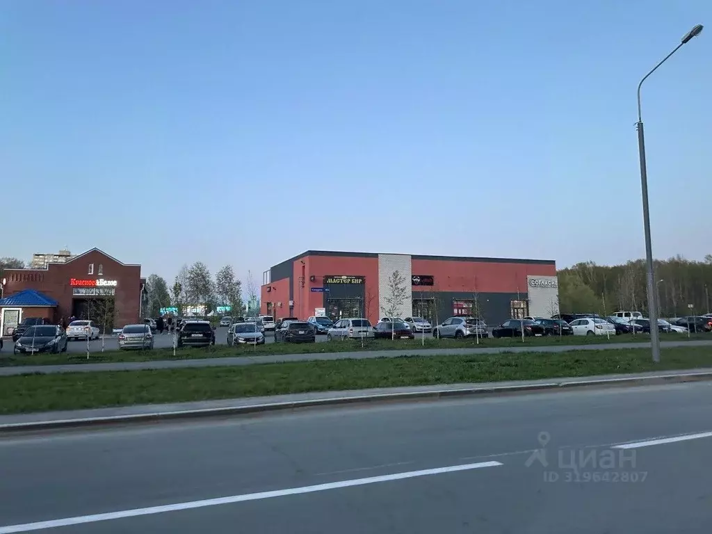Помещение свободного назначения в Тюменская область, Тобольск 15-й ... - Фото 0