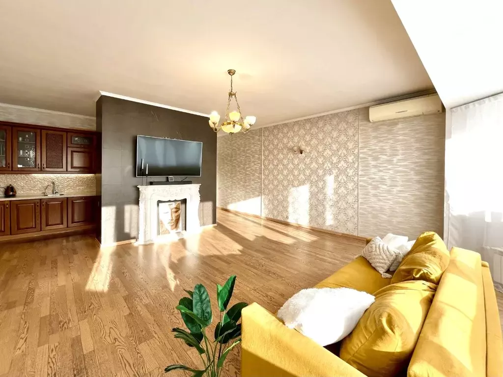 3-к кв. Иркутская область, Иркутск бул. Гагарина, 68В (159.0 м) - Фото 1