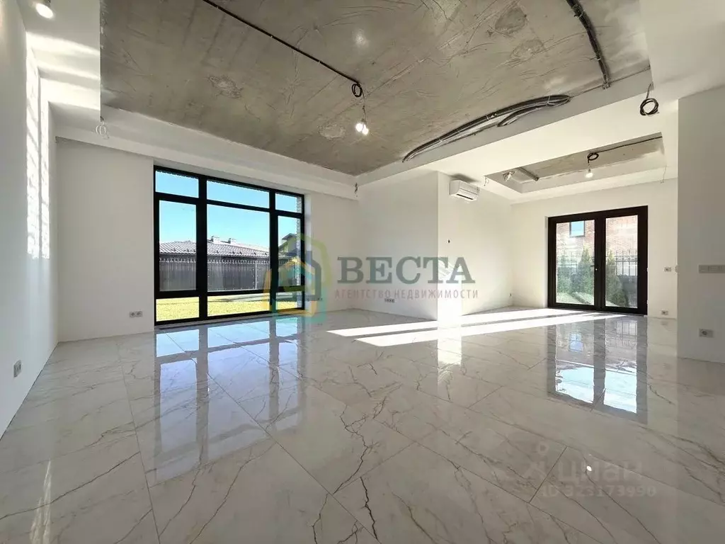 Дом в Санкт-Петербург пос. Стрельна, ул. Кирпичная, 8 (332 м) - Фото 1