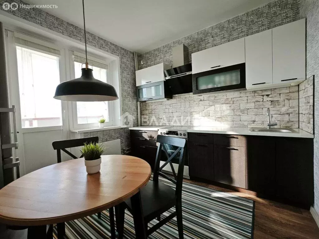 1-комнатная квартира: Калуга, улица Фомушина, 2 (43.7 м) - Фото 2