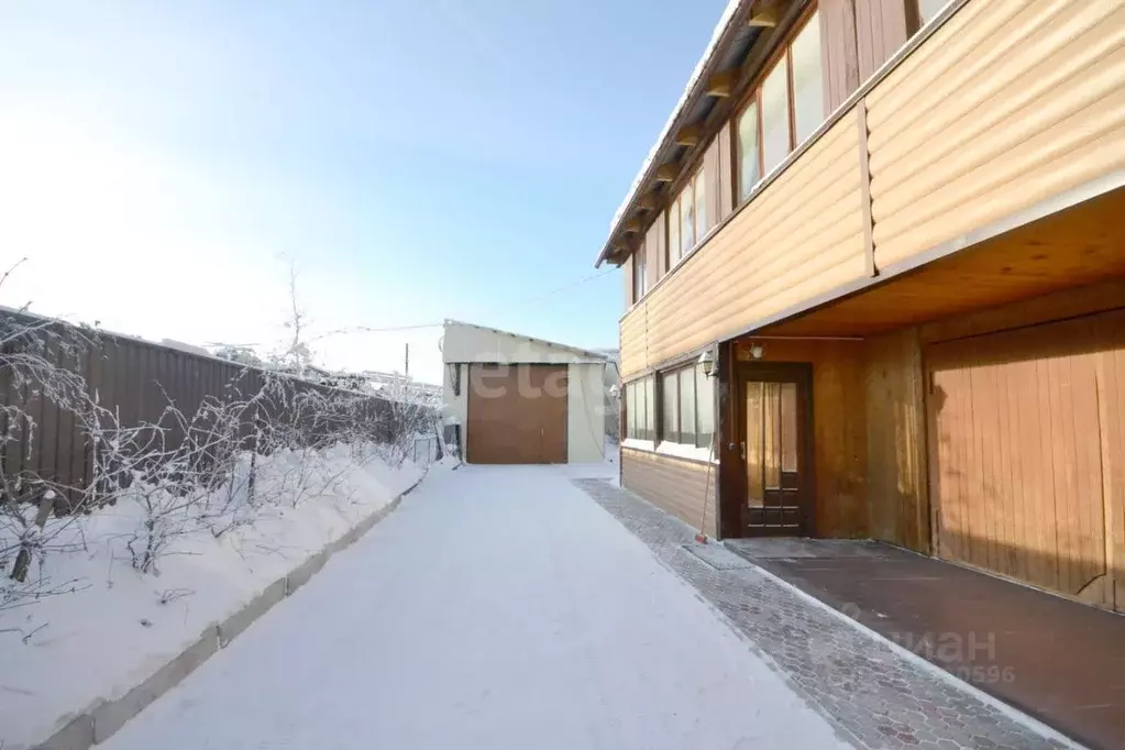 Дом в Саха (Якутия), Якутск ул. Винокурова, 83/1 (104 м) - Фото 1