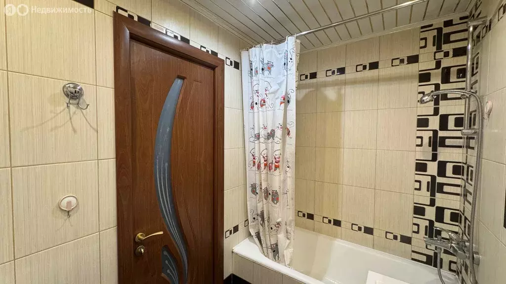 3-комнатная квартира: Уфа, Вологодская улица, 32 (63 м) - Фото 1