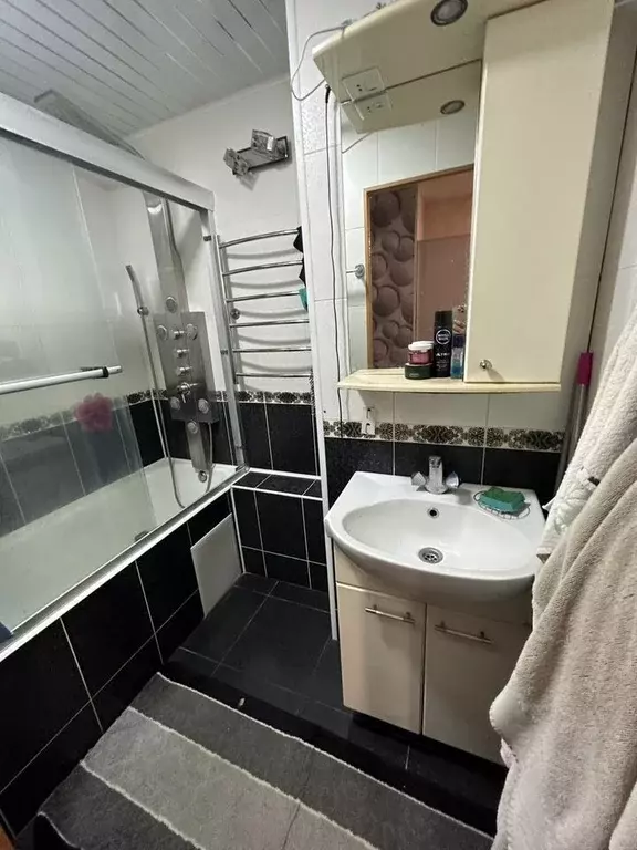 3-к кв. Ленинградская область, Кингисепп ул. Воровского, 17 (70.0 м) - Фото 1