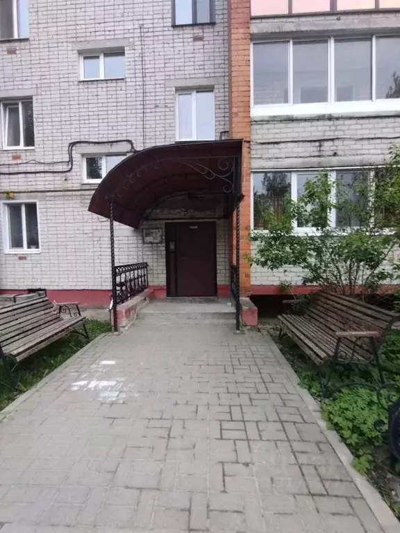 2-к кв. Брянская область, Жуковка ул. Карла Либкнехта, 4 (52.0 м) - Фото 0