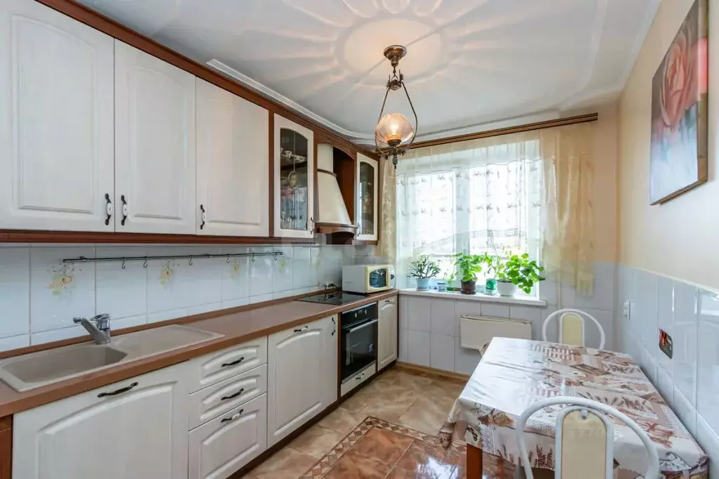 3-к кв. Тюменская область, Тюмень Ставропольская ул., 2 (69.0 м) - Фото 1