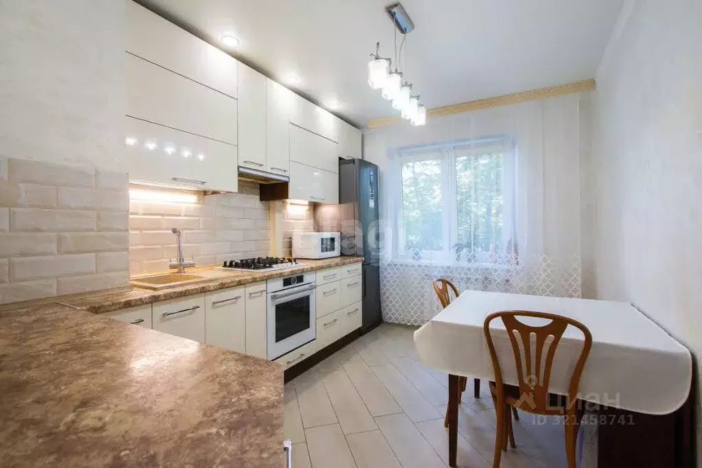 3-к кв. Калининградская область, Калининград ул. Чаадаева, 37 (64.0 м) - Фото 1