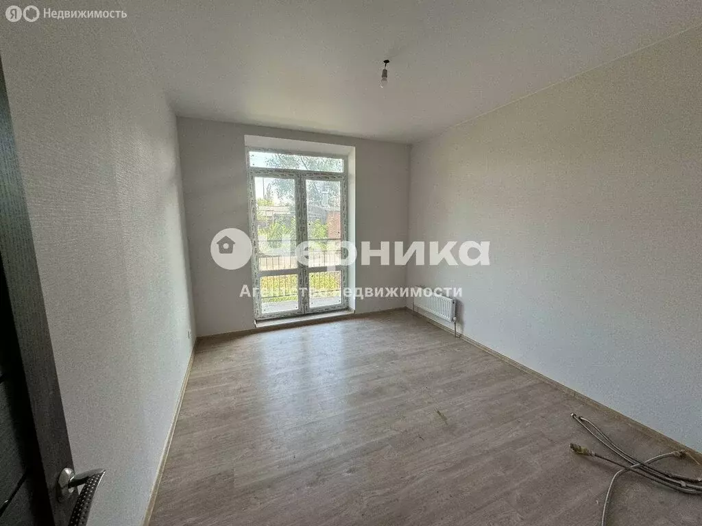 3-комнатная квартира: Шахты, улица Калинина, 2 (59.6 м) - Фото 1