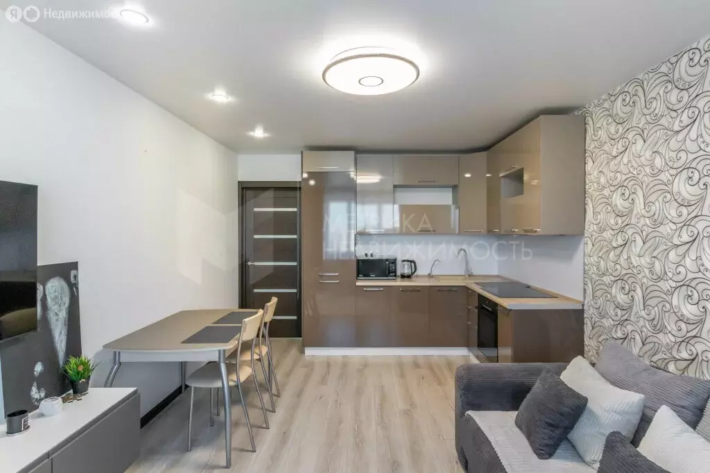 1-комнатная квартира: Тюмень, улица Федюнинского, 58 (47.4 м) - Фото 1