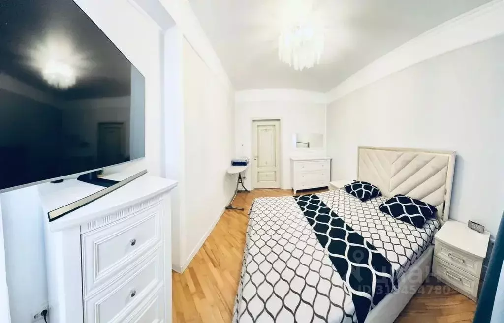 2-к кв. Дагестан, Махачкала ул. Устарбекова, 6 (86.0 м) - Фото 1