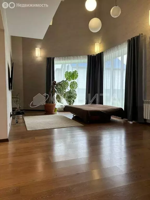 Дом в Тюмень, Ленинградская улица, 76 (195 м) - Фото 1