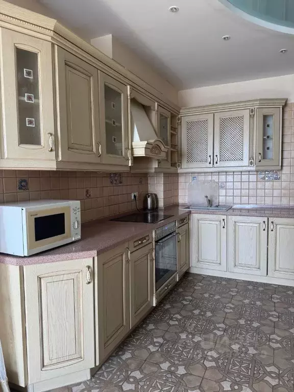 2-к кв. Свердловская область, Екатеринбург ул. Куйбышева, 80к1 (90.0 ... - Фото 1