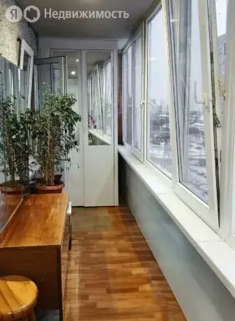 2-комнатная квартира: Тюмень, улица Болотникова, 11 (56 м) - Фото 0