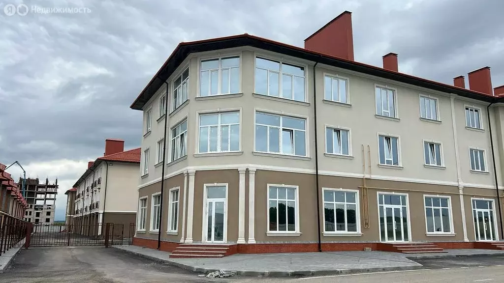 1-комнатная квартира: Баксан, улица имени Ю.А. Гагарина, 1/4 (55.9 м) - Фото 0