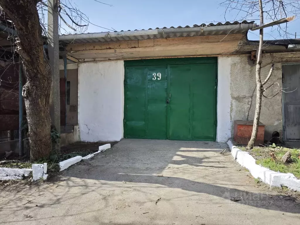Гараж в Крым, Симферополь ул. Балаклавская, 33 (25 м) - Фото 1