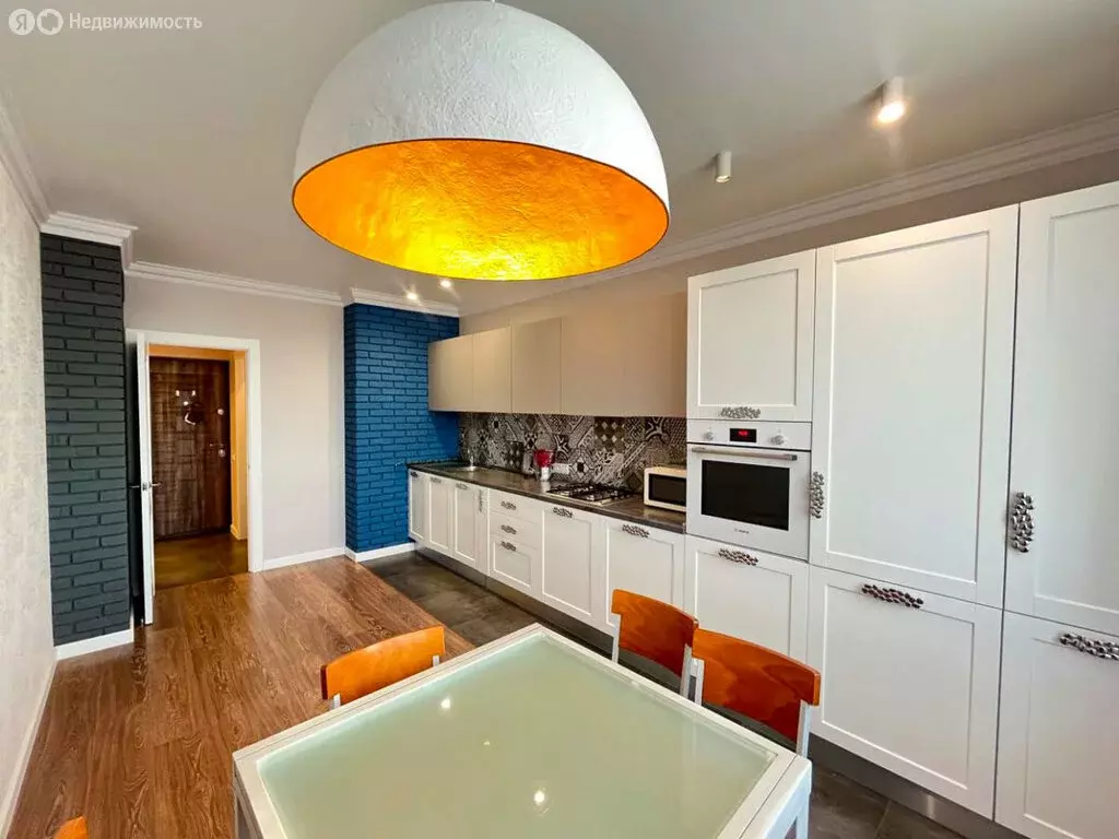 2-комнатная квартира: Симферополь, улица Тургенева, 11Б (66 м) - Фото 1