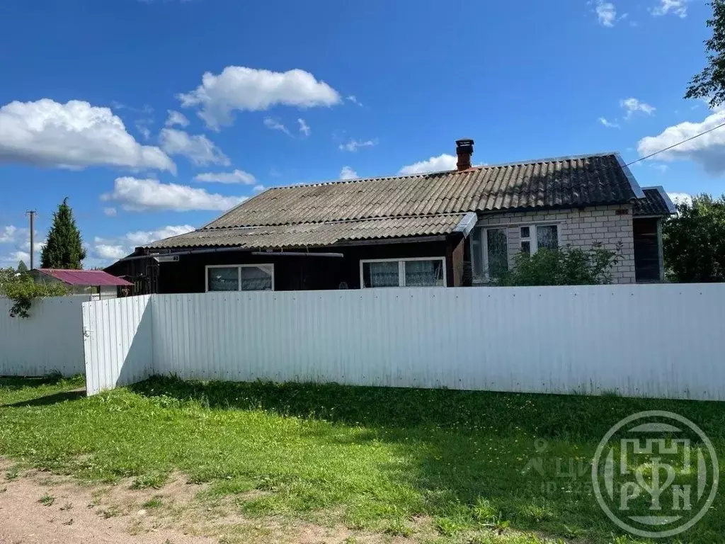 Дом в Новгородская область, Батецкий муниципальный округ, д. Глухово ... - Фото 1
