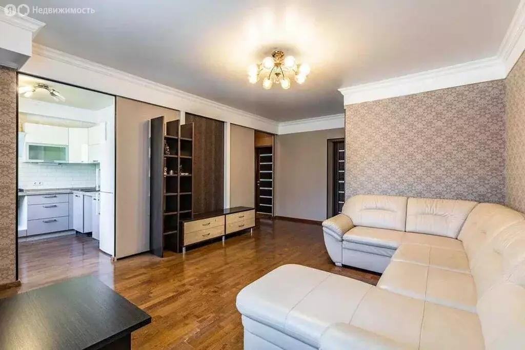 3-комнатная квартира: Екатеринбург, жилой район Вторчермет, ... - Фото 1