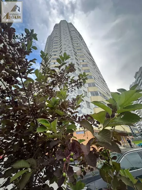 2-к. квартира, 69 м, 27/28 эт. - Фото 0