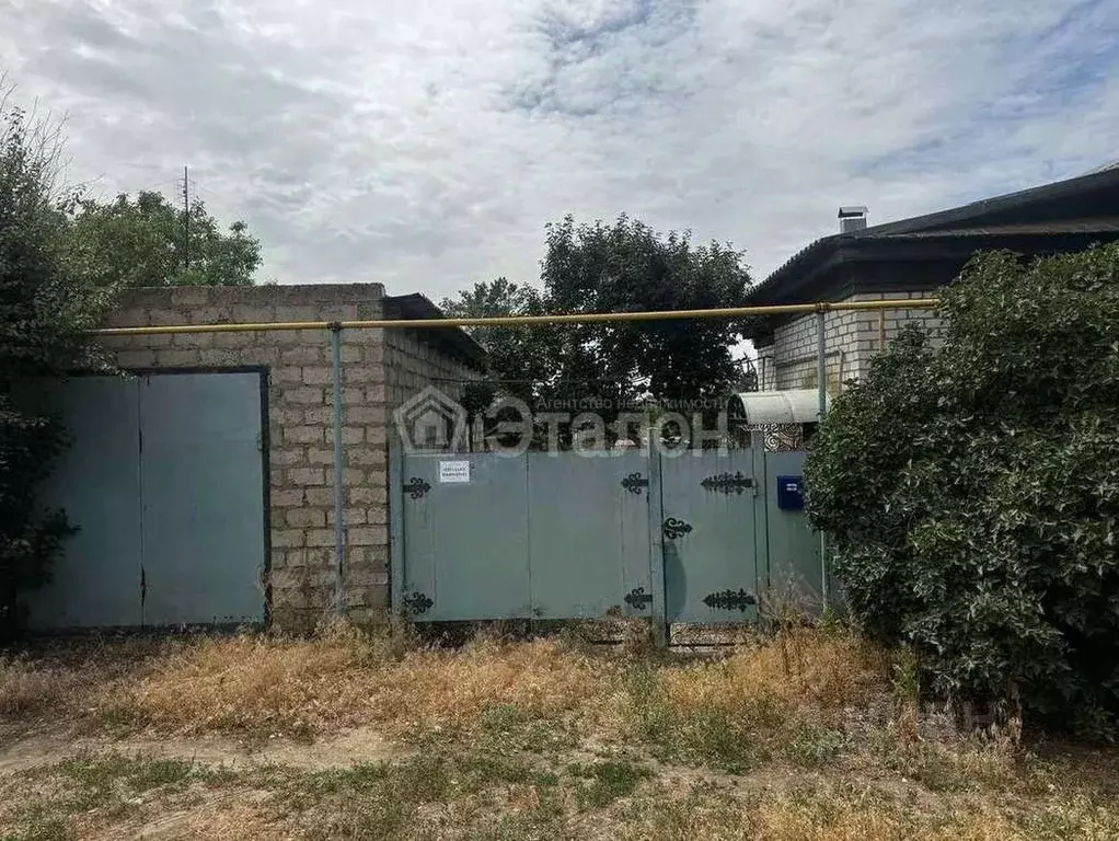 Дом в Волгоградская область, Ленинск Тракторострой пер., 32А (60 м) - Фото 1