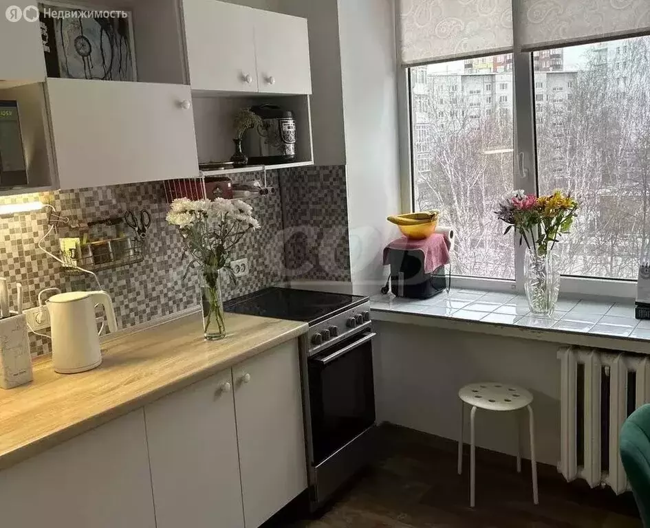 2-комнатная квартира: Тюмень, улица Свердлова, 16 (60 м) - Фото 1