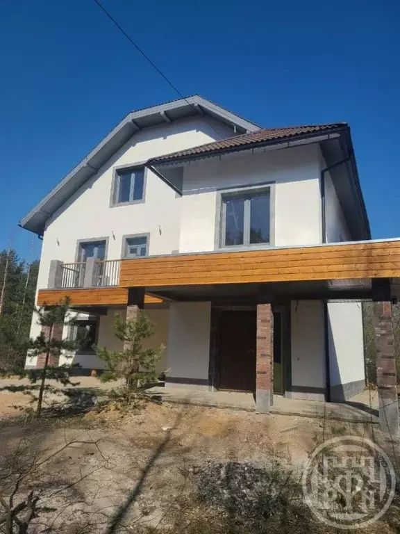 Дом в Ленинградская область, Всеволожск пер. Лиственный, 2 (240 м) - Фото 1