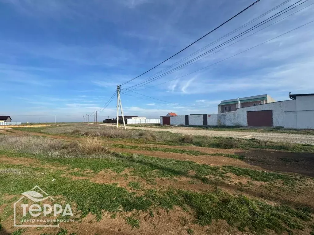 Участок в Крым, Сакский район, с. Молочное ул. Конрадская, 10 (8.0 ... - Фото 1