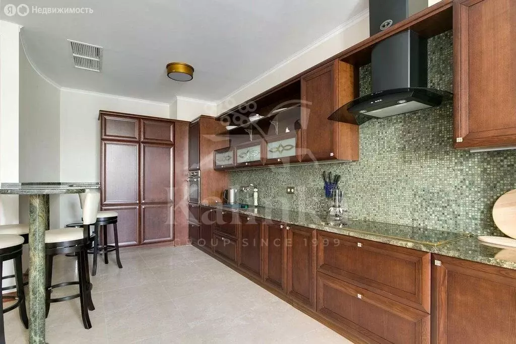 3-комнатная квартира: деревня Жуковка, 58 (235 м) - Фото 1