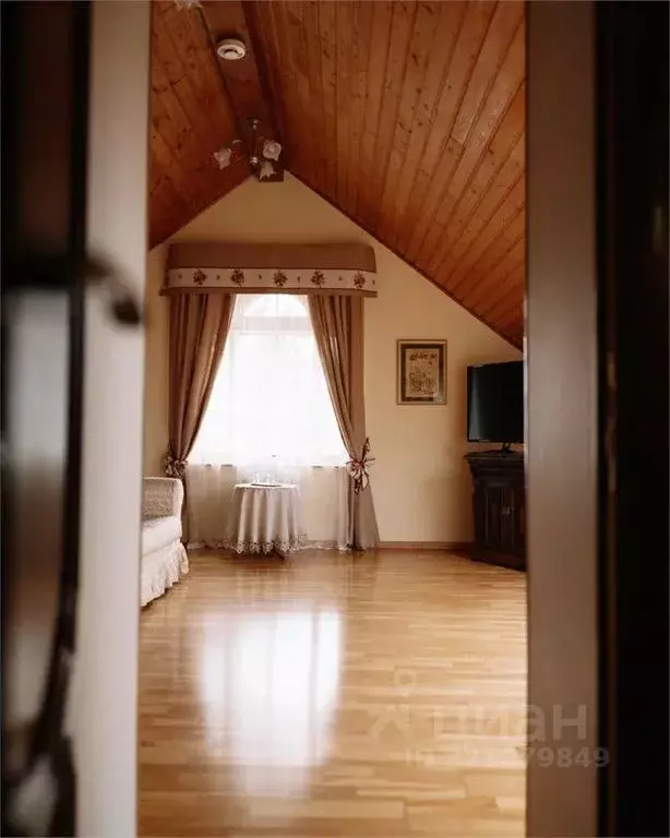 Комната Псковская область, Псков ул. Воеводы Шуйского, 17 - Фото 1