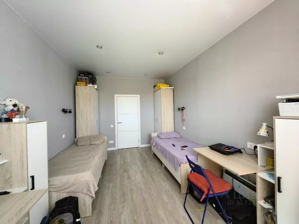 3-к кв. Омская область, Омск ул. Перелета, 28 (81.0 м) - Фото 1