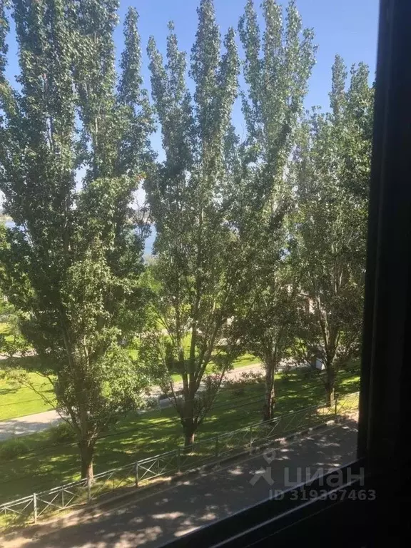 4-к кв. Волгоградская область, Волгоград ул. Маршала Чуйкова, 37 ... - Фото 0