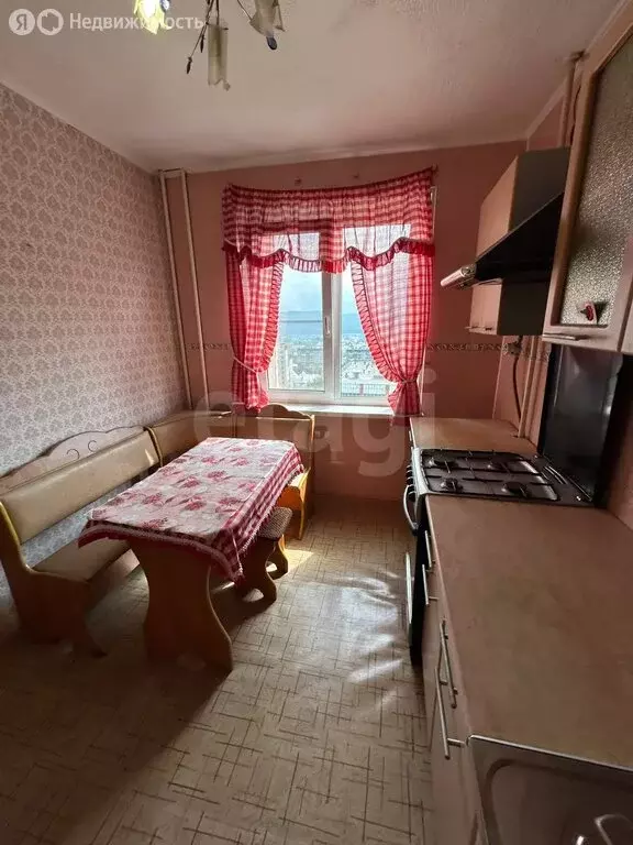 3-комнатная квартира: Златоуст, квартал Северо-Запад, 2-й квартал, 20 ... - Фото 2