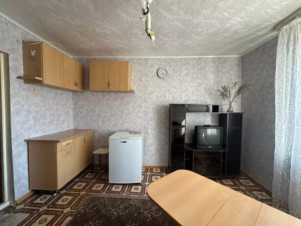 Комната Омская область, Омск ул. 10 лет Октября, 145А (12.4 м) - Фото 2