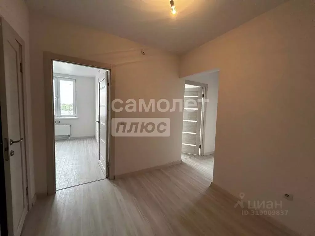 2-к кв. Тюменская область, Тюмень ул. Героев Космоса, 19 (53.0 м) - Фото 0
