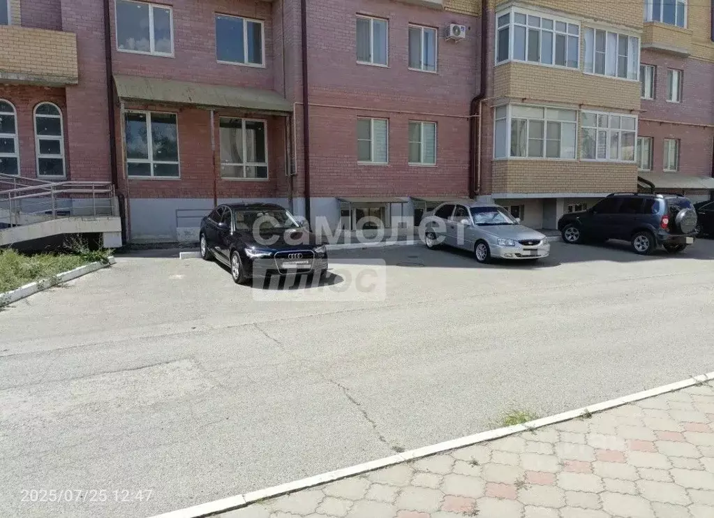 Помещение свободного назначения в Калмыкия, Элиста ул. А. Сусеева, 23 ... - Фото 1