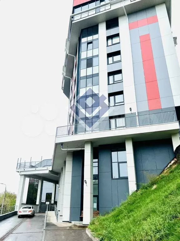 1-й этаж, 1-я линия, потолки 6 м - Фото 1