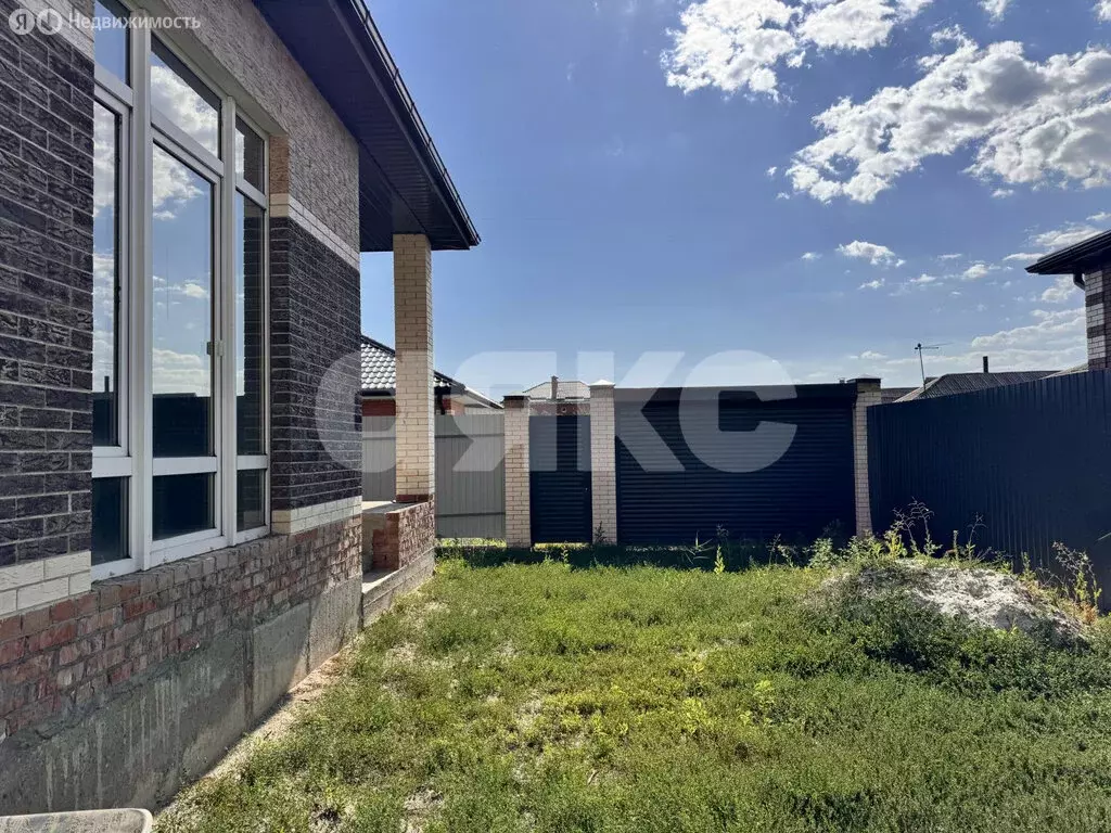 Дом в Батайск, Ленинградская улица (100 м) - Фото 1
