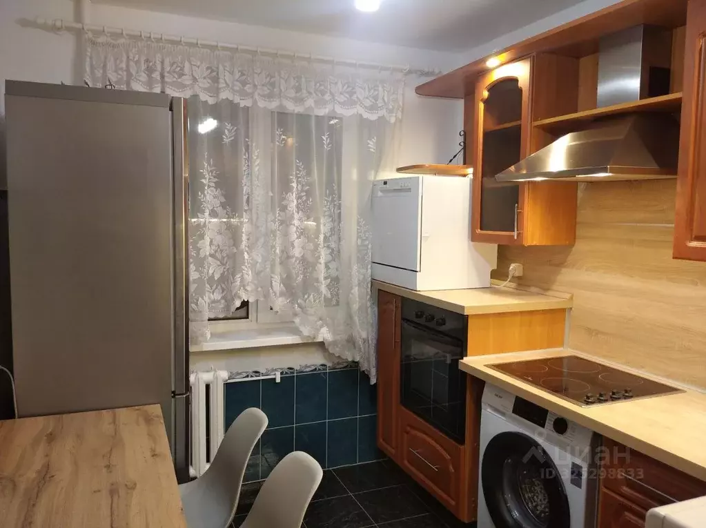 3-к кв. Тюменская область, Тюмень Одесская ул., 38 (64.0 м) - Фото 1