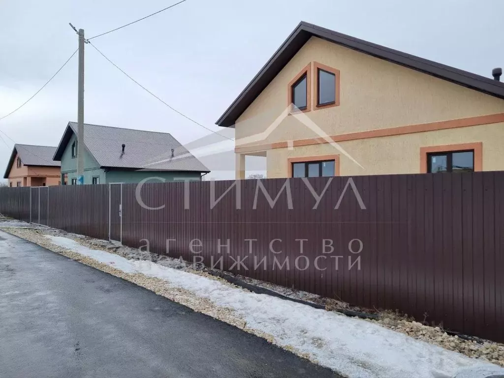 Дом в Саратовская область, Энгельсский район, Красноярское ... - Фото 0