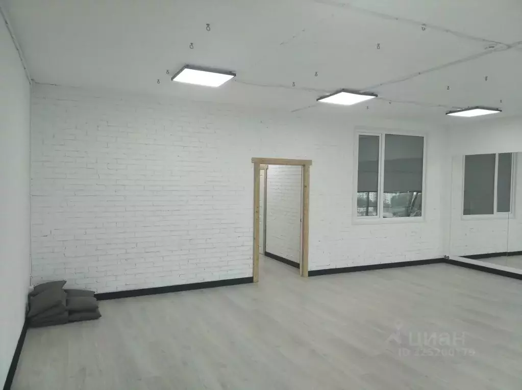 Помещение свободного назначения в Москва Новоясеневский просп., 9 (95 ... - Фото 2