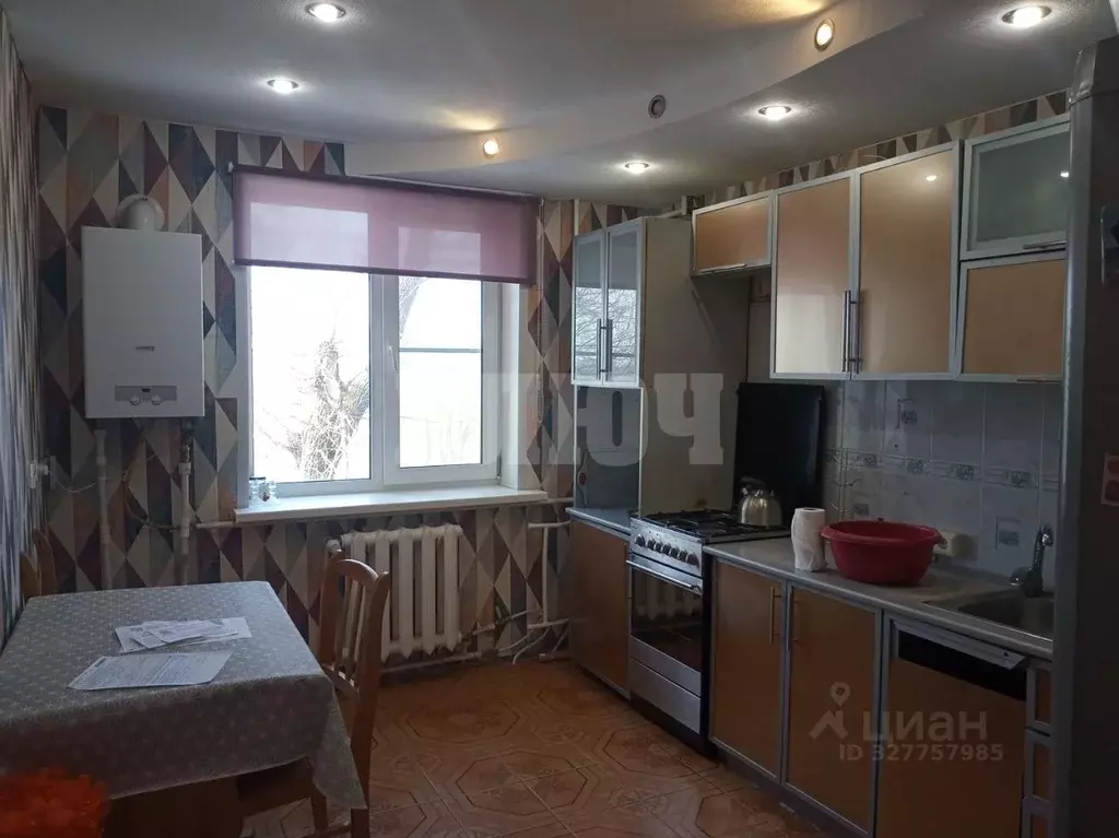 3-к кв. Вологодская область, Сокол Луковецкая ул., 4 (67.6 м) - Фото 1