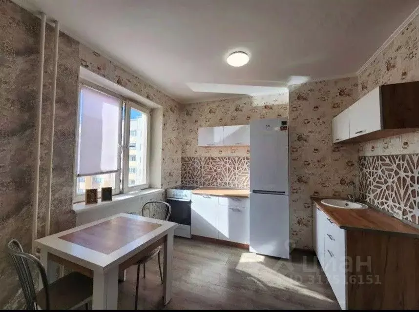 1-к кв. Омская область, Омск Осоавиахимовская ул., 185к3 (33.0 м) - Фото 0