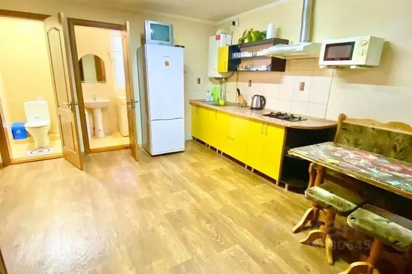 2-к кв. Крым, Керчь ул. Чернышевского, 21 (50.0 м) - Фото 2