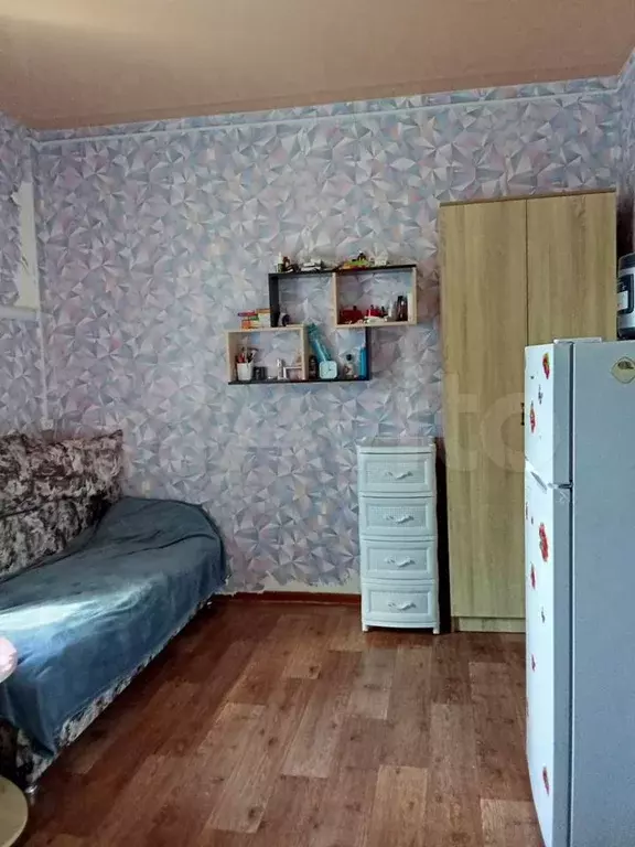 Комната 13,8 м в 3-к., 4/4 эт. - Фото 1