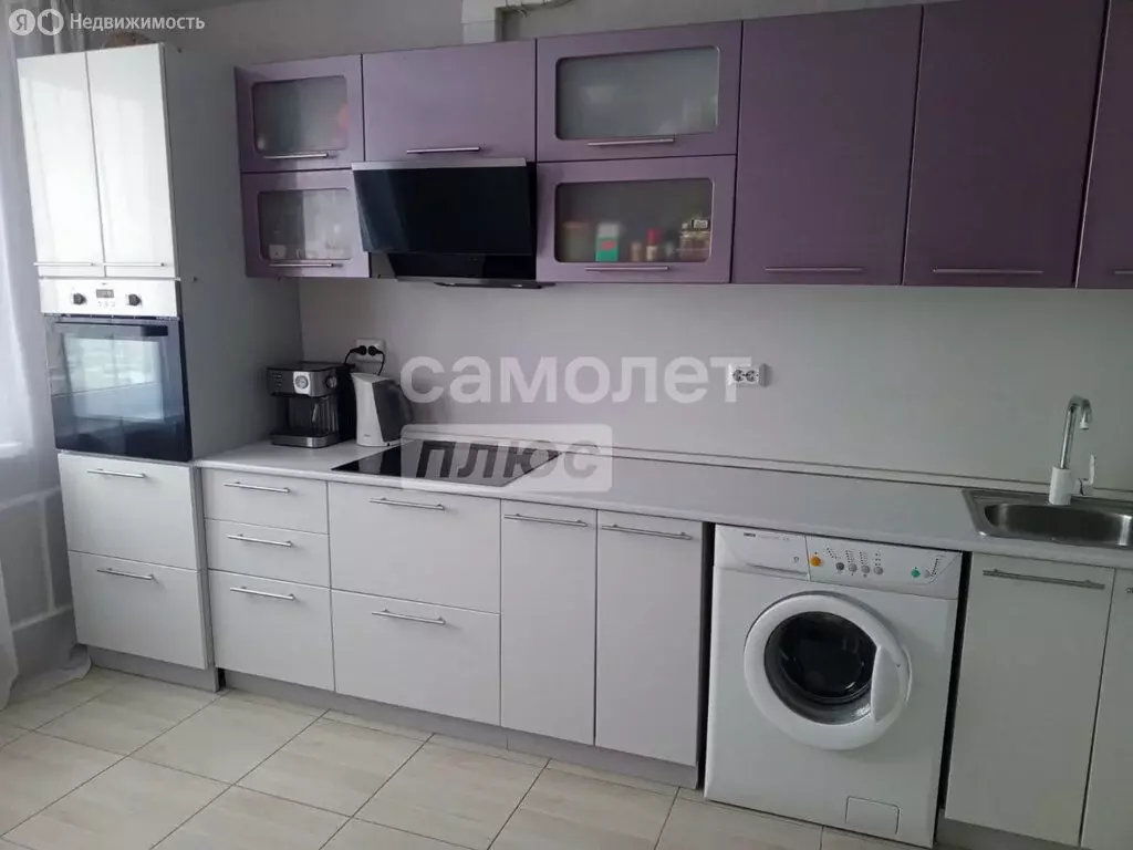 3-комнатная квартира: Киров, Чистопрудненская улица, 8 (74.7 м) - Фото 1