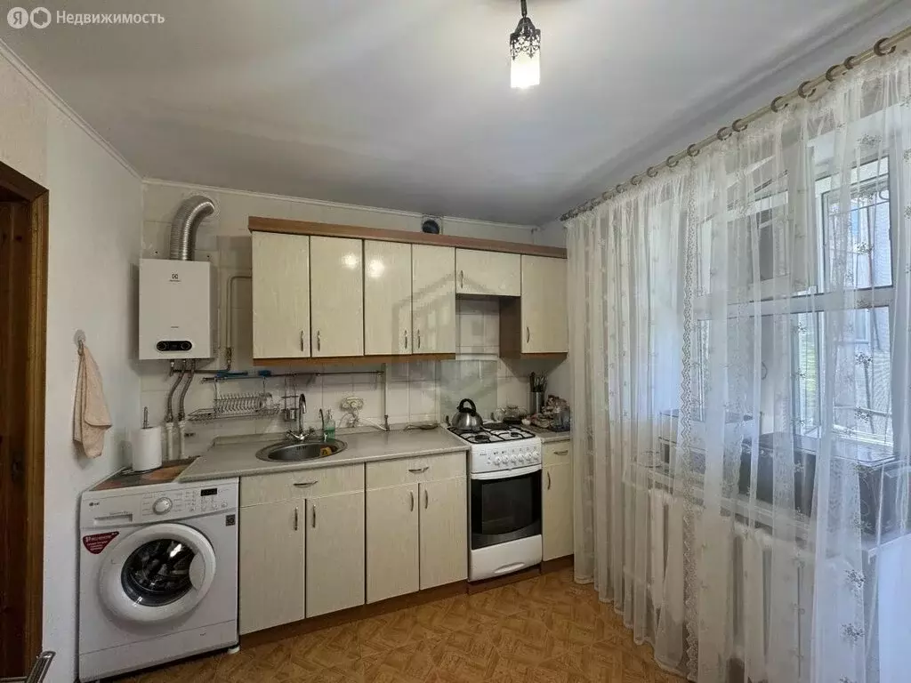 3-комнатная квартира: Севастополь, улица Ефремова, 24 (92 м) - Фото 1