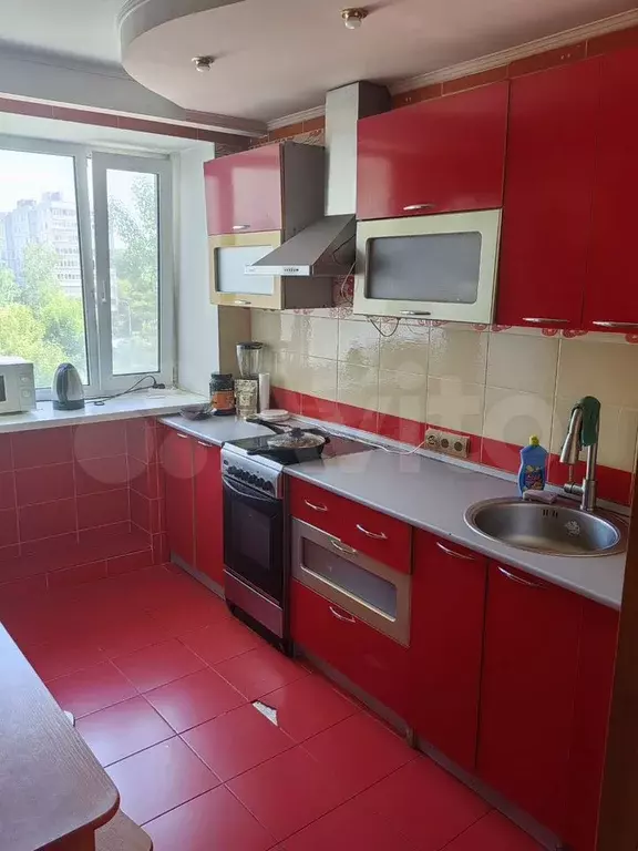 Комната 14 м в 3-к., 4/9 эт. - Фото 1