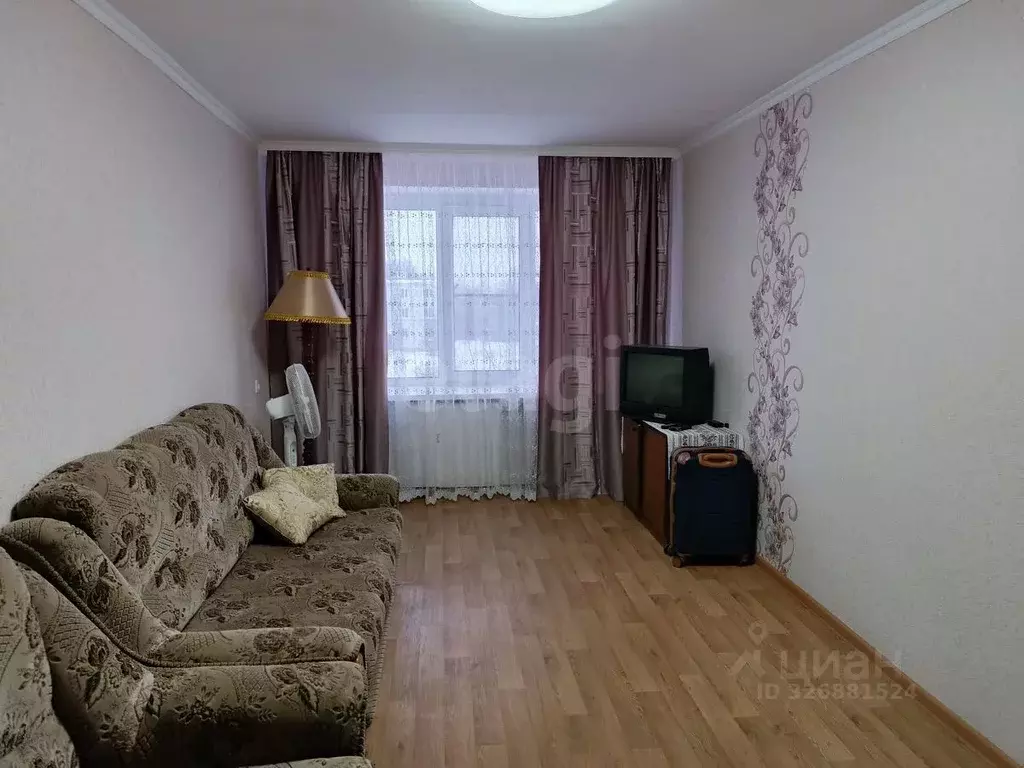 1-к кв. Псковская область, Остров Строитель мкр, 16 (36.5 м) - Фото 1