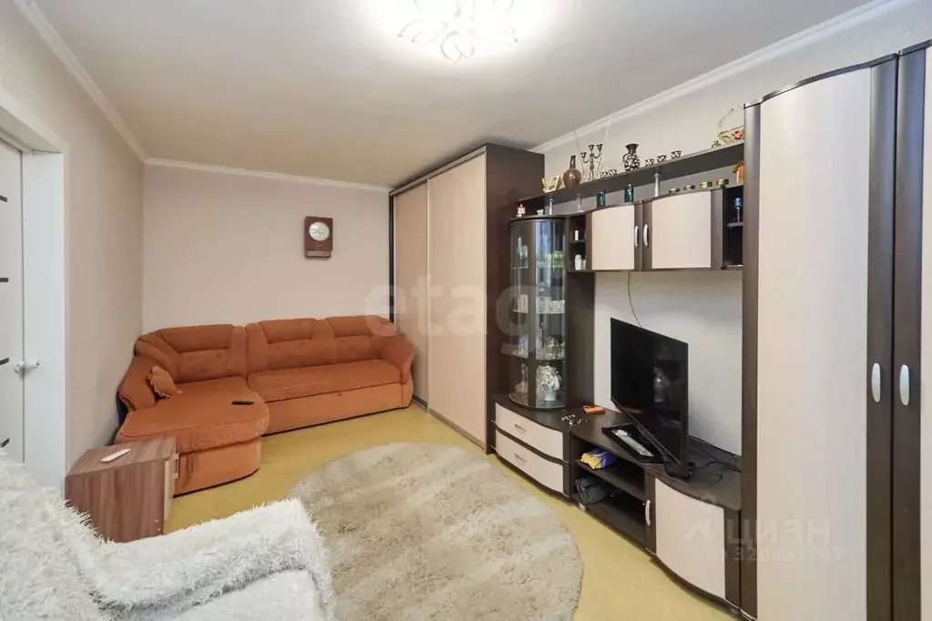 2-к кв. Кемеровская область, Кемерово Октябрьский просп., 46 (45.7 м) - Фото 1